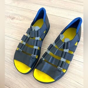 CAMPER spray sandals / leather fisherman slip on unisex sandals / size 41